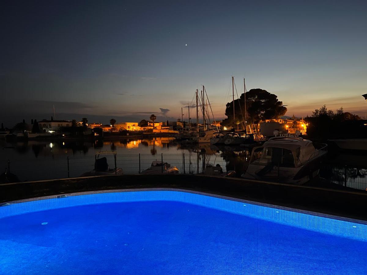 Blau Apartamento Frente A Los Canales Y Las Puestas De Sol De روساس المظهر الخارجي الصورة