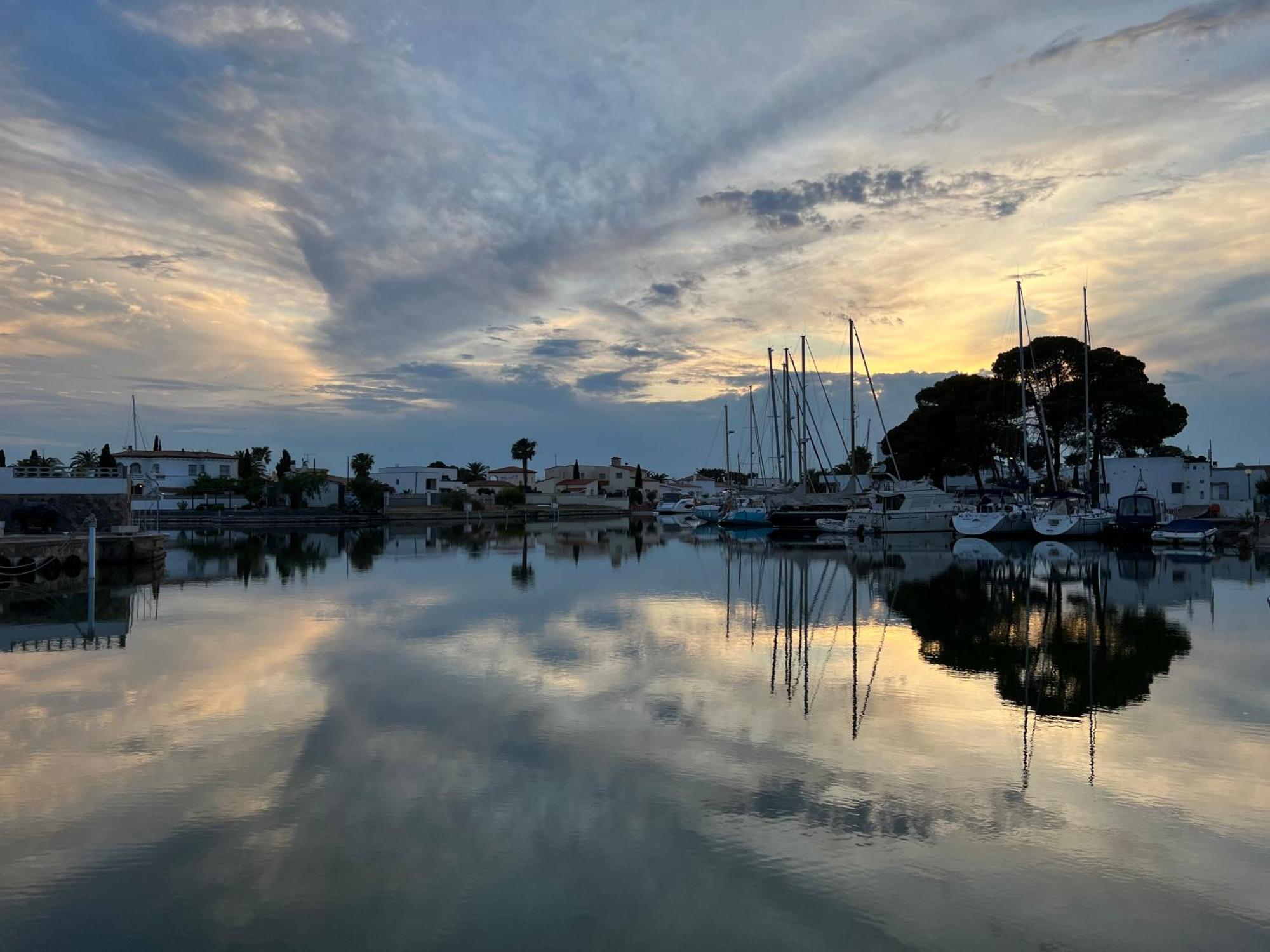 Blau Apartamento Frente A Los Canales Y Las Puestas De Sol De روساس المظهر الخارجي الصورة