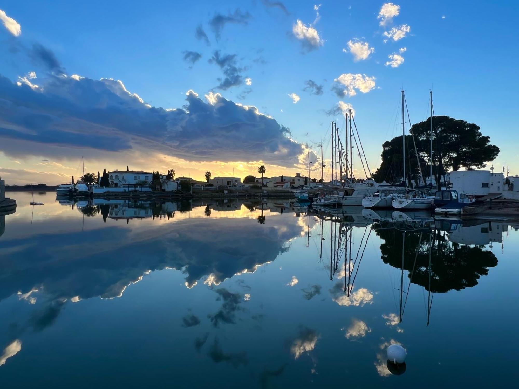 Blau Apartamento Frente A Los Canales Y Las Puestas De Sol De روساس المظهر الخارجي الصورة