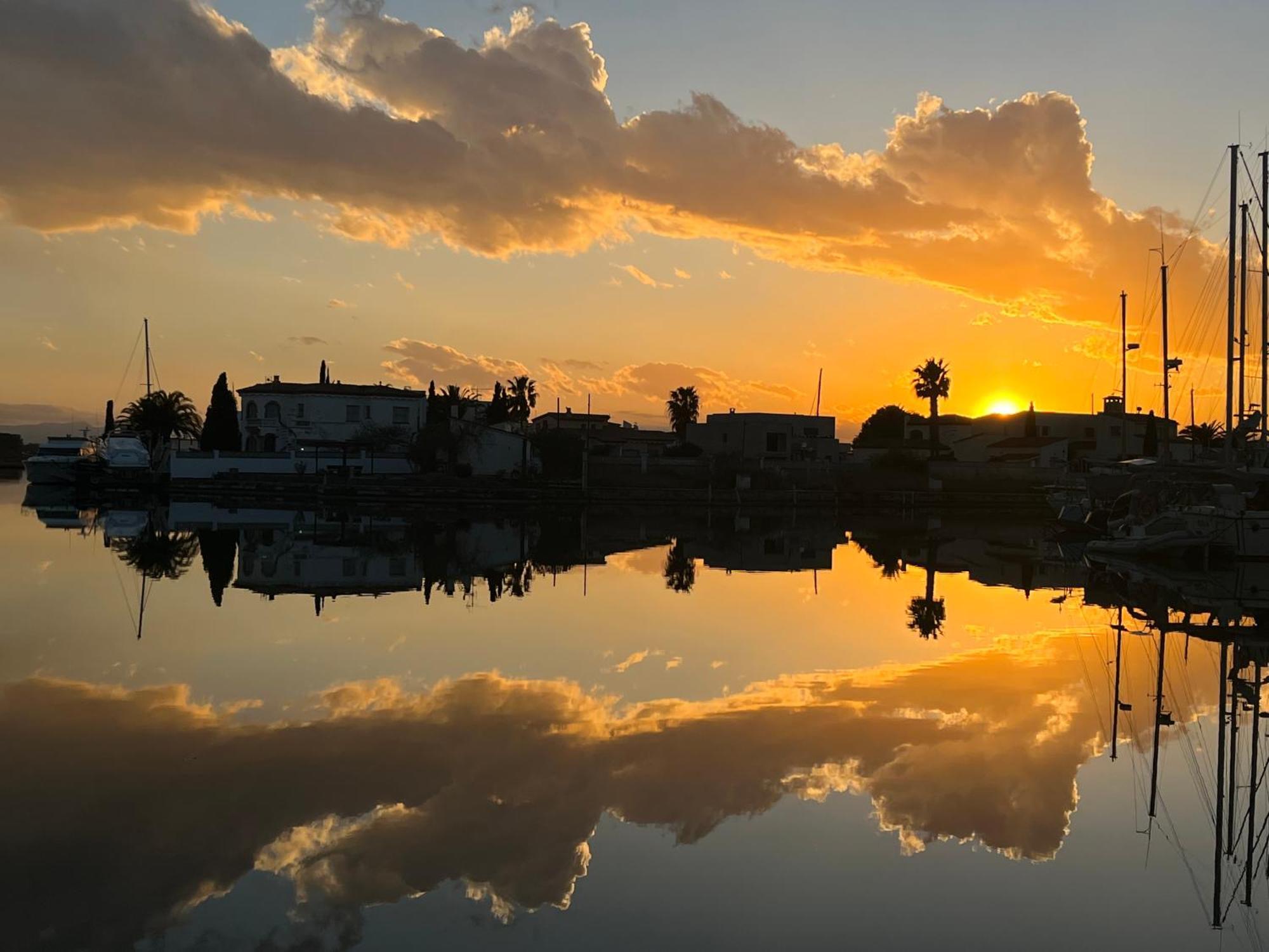 Blau Apartamento Frente A Los Canales Y Las Puestas De Sol De روساس المظهر الخارجي الصورة